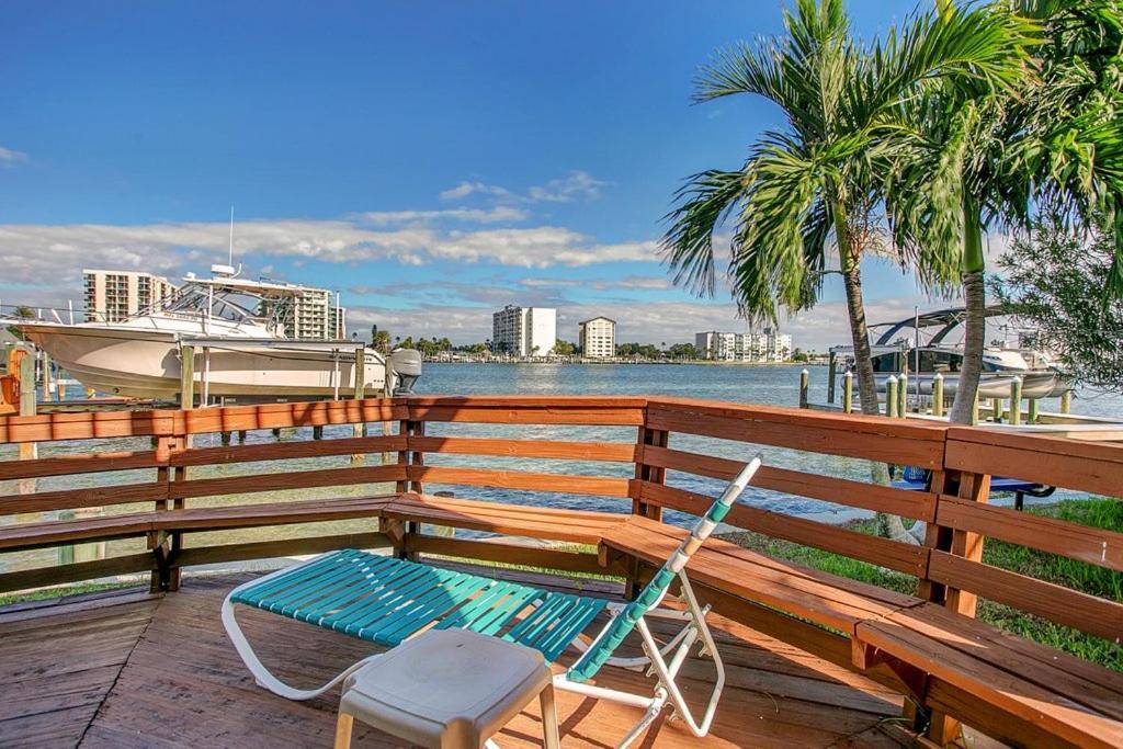 Five Palms Vacation Rentals- Daily - Weekly - Monthly クリアウォーター・ビーチ エクステリア 写真